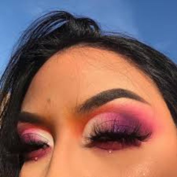 🆕 "Purple Haze" Kara Beauty Palette - Picture 9 of 15